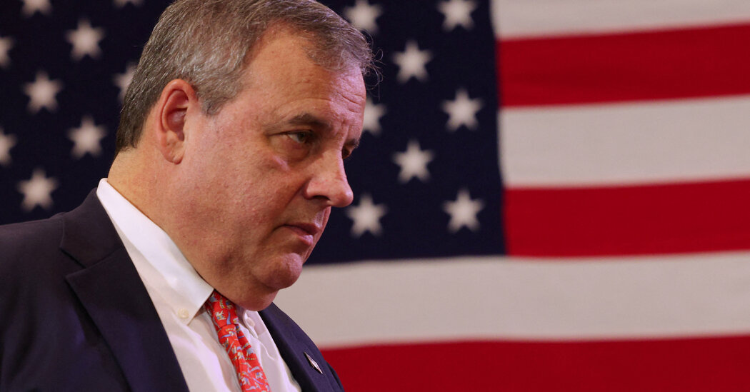 Chris Christie Apparently Caught on Scorching Mic Earlier than New Hampshire City Corridor