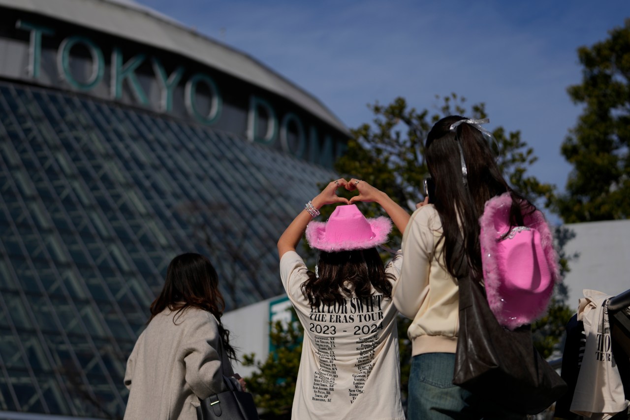 Taylor Swift expected to make epic journey from Tokyo to the Super Bowl. Will she make it in time?