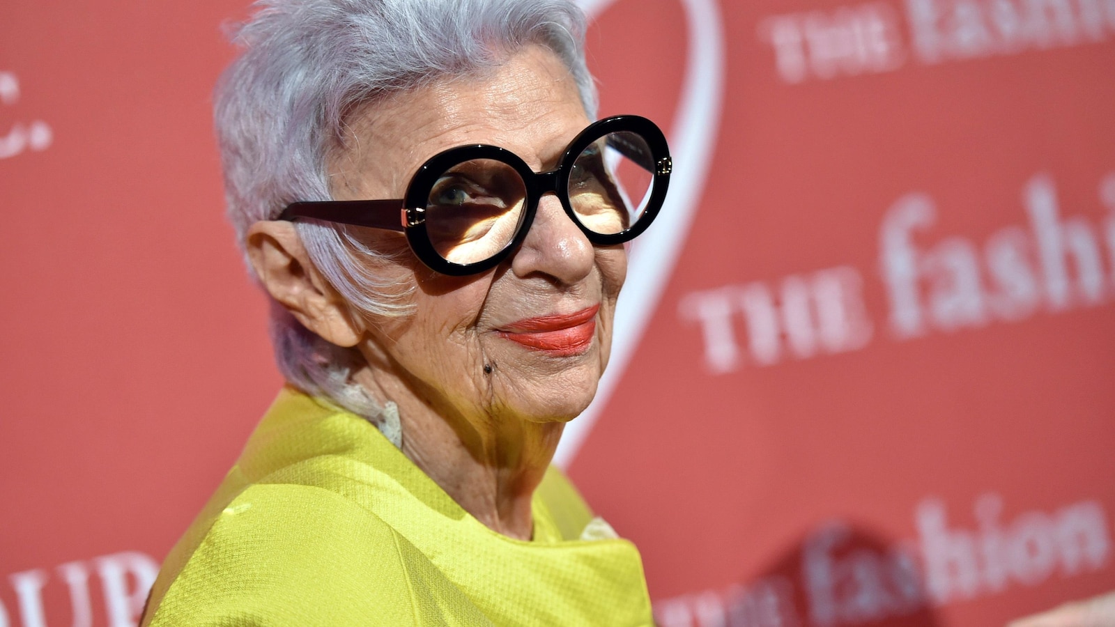 Iris Apfel, trend icon identified for her eye-catching fashion, dies at 102