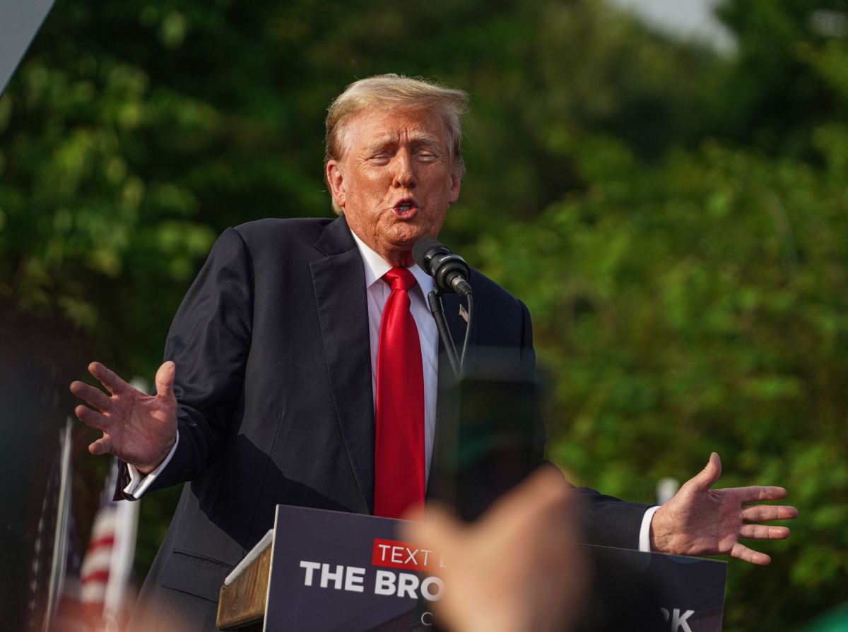 Donald Trump in the Bronx: Former president bashes Democrats and journalists in front of campaign rally crowd